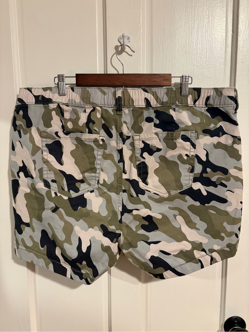 Torrid 3.5'' Weekend Mid-Rise Short - Picture 5 of 7